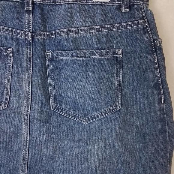 OshKosh Denim Mini Skirt Size 14 in Light Wash w/ Distressing - Picture 11 of 11
